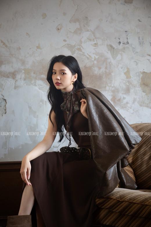 【门店同款】ENJOY秋季“光阴序语”蝙蝠袖翻领皮衣 164249937 商品图3