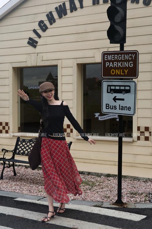 【门店同款】ENJOY秋季斜领露肩长袖T 164194198 商品图4