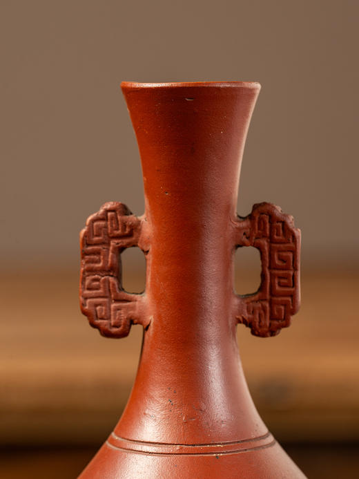 清	紫砂夔龙纹双耳瓶 商品图2