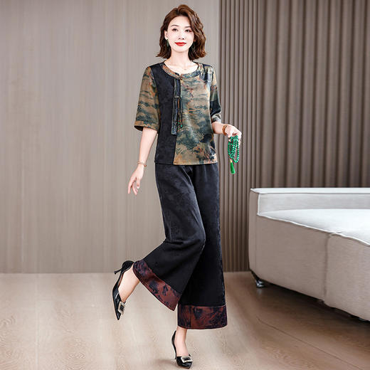 XYG9621 2025夏季新款复古香云纱印花宽松阔腿裤高端洋气妈妈两件套女装 商品图2