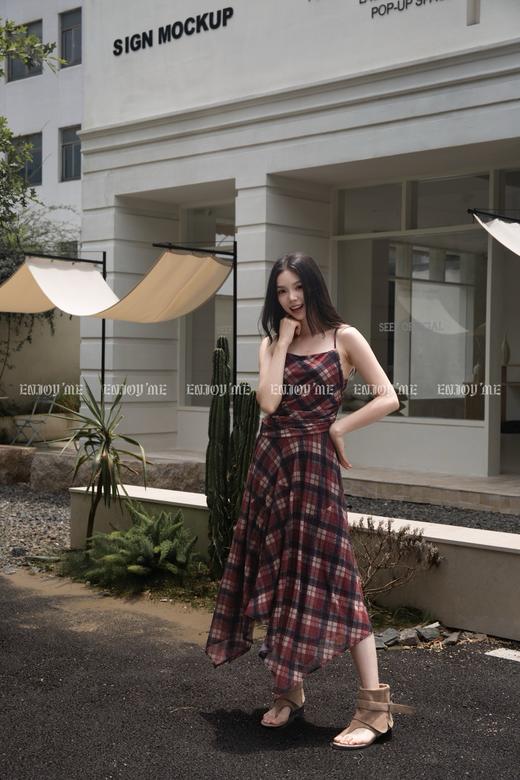 【门店同款】ENJOY秋季“浮光织影”复古格纹吊带裙 164344088 商品图2