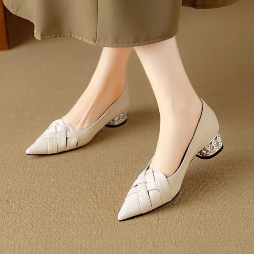 【预售5天】真皮尖头编织透气单鞋，超软羊皮粗跟中跟气质百搭高跟鞋DB&M6528 商品图0