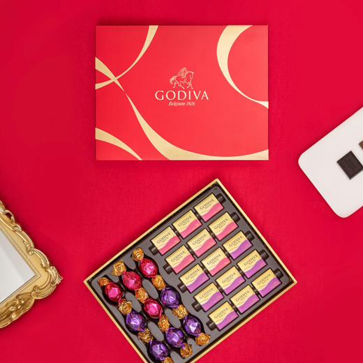 歌帝梵(GODIVA)巧克力精选礼盒24颗装(升级新款)185g+礼袋 商品图0