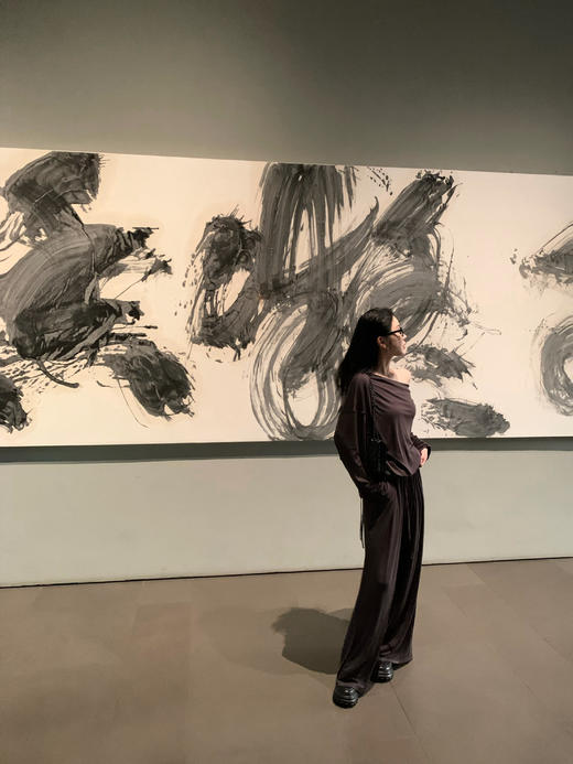 Read Nameless /炭灰色冰凉爽丝套装 商品图5