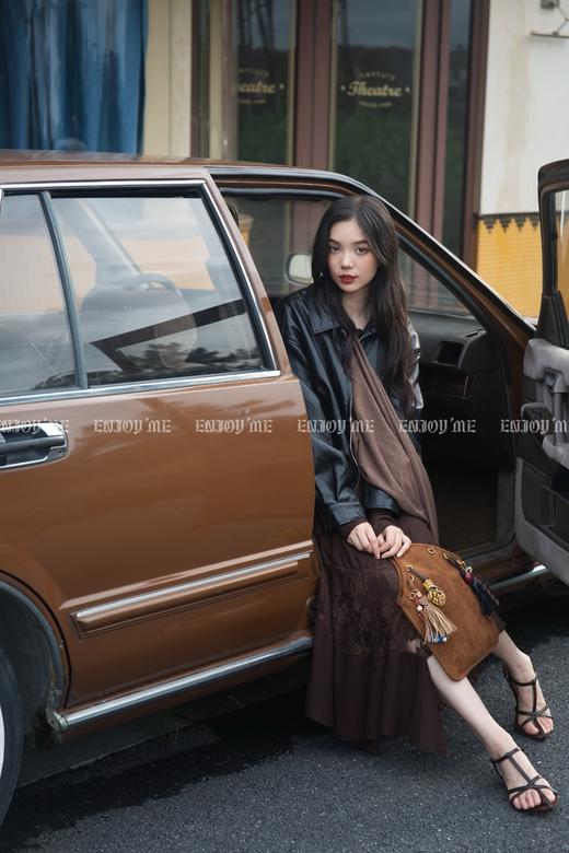 【门店同款】ENJOY秋季“光阴序语”翻领拉链皮衣 164249881 商品图4