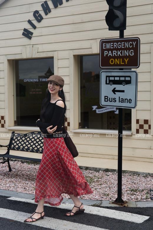 【门店同款】ENJOY秋季斜领露肩长袖T 164194198 商品图3