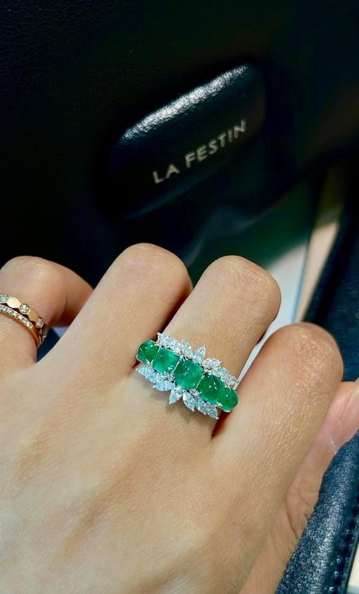 1.9ct糖塔祖母绿戒指 商品图2