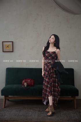 【门店同款】ENJOY秋季“浮光织影”复古格纹吊带裙 164344088