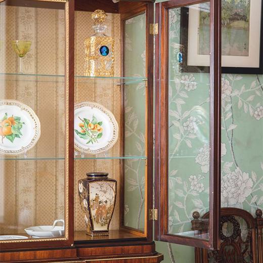 独角鹿西洋古董法国出品路易十六风格卷叶纹铜鎏金精雕韦奇伍德瓷板画嵌大理石顶硬木别墅玻璃展柜古董家具 商品图2