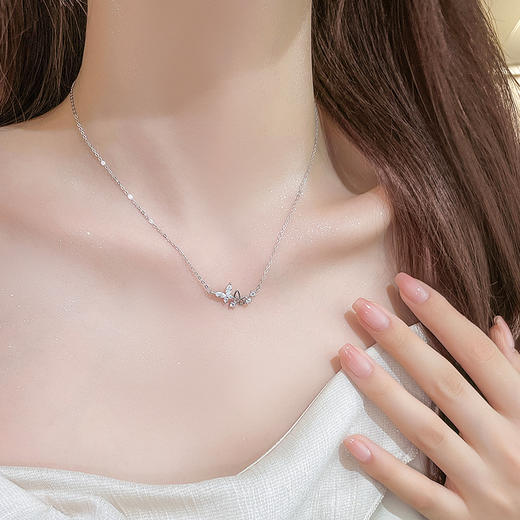 卡蒂罗/KADER 双子星蝴蝶项链 满钻镶嵌春日精灵好运招财蝴蝶设计可调节拼接链 优雅复古不装款吸睛配饰 商品图3