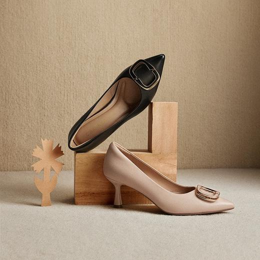 千百度CºBANNER 25年秋季新品浅口单鞋A25471630 商品图1