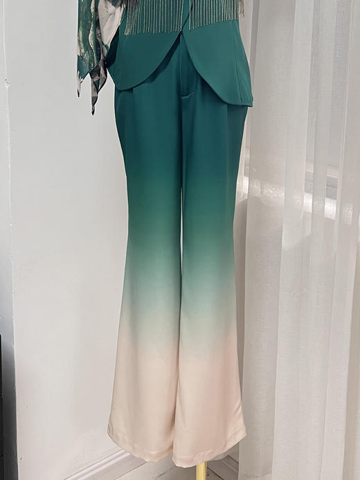 3204040 只此青绿 韩国进口水晶乔其纱进口纹理蜂窝缎裤子 雾境 商品图2