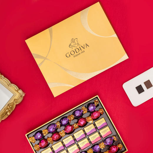 歌帝梵(GODIVA)巧克力精选礼盒32颗装(升级新款)275g+礼袋 商品图1