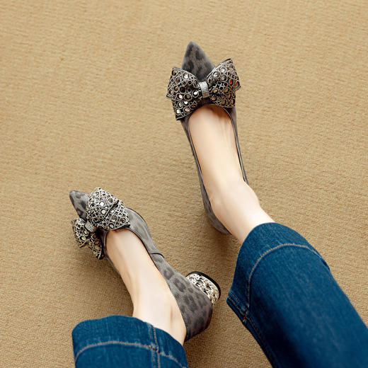 【预售5天】法式尖头蝴蝶结水钻舒适百搭单鞋浅口软底中跟女鞋DB&M6527 商品图4