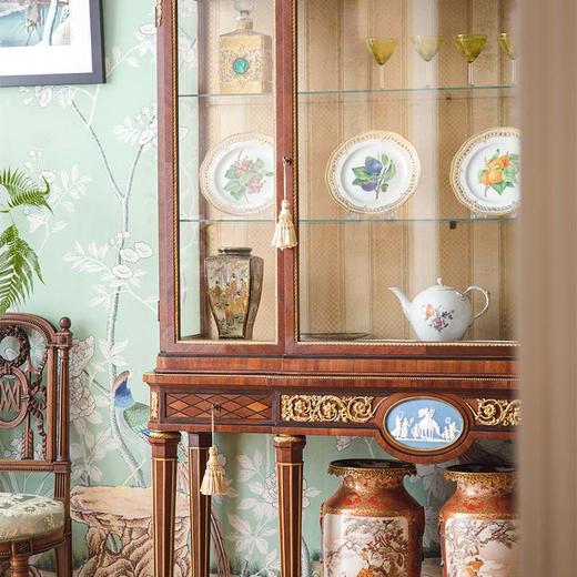 独角鹿西洋古董法国出品路易十六风格卷叶纹铜鎏金精雕韦奇伍德瓷板画嵌大理石顶硬木别墅玻璃展柜古董家具 商品图3