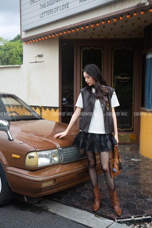 【门店同款】ENJOY秋季“光阴序语”圆领口袋皮马夹 164250372 商品图4