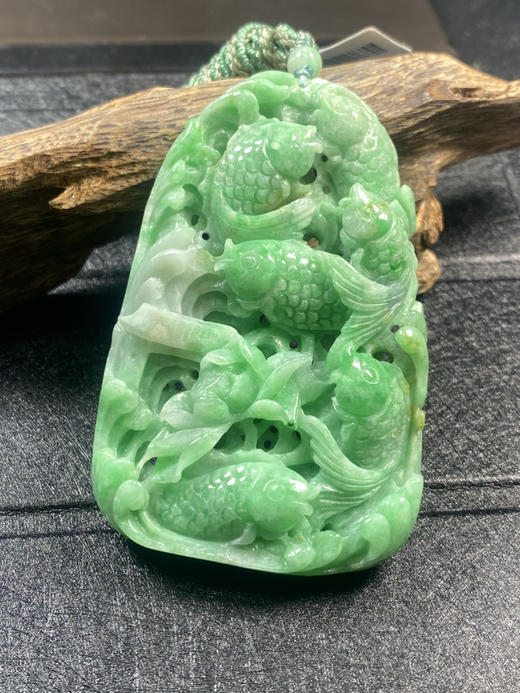 【FC0089】翡翠果绿连年有余挂件  色泽甜美  雕工精湛 寓意美好 商品图2