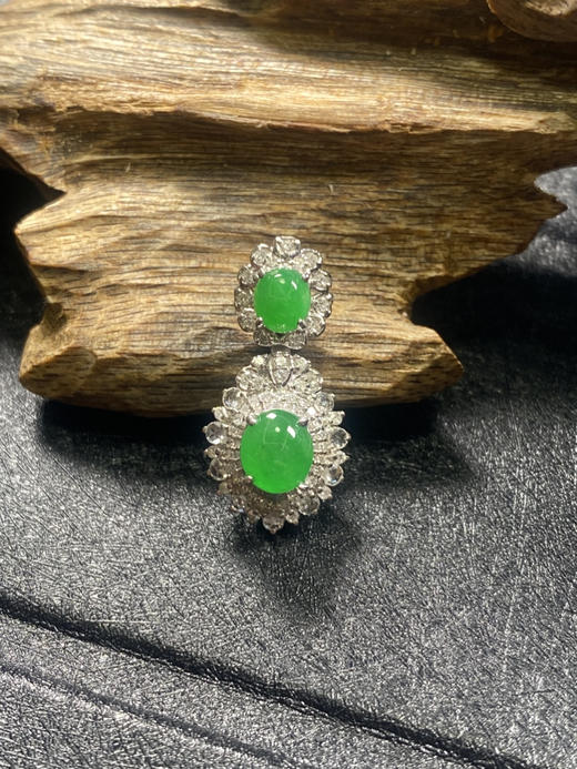 【FC0105】18K镶嵌翡翠绿蛋吊坠  种好色阳 玉质细腻 款式精美 商品图1