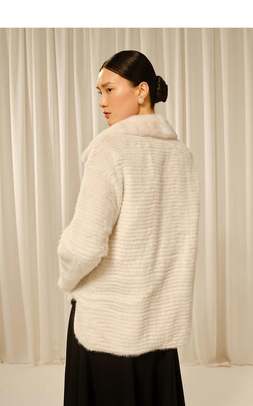 2楼歌中歌皮草上衣吊牌价26900 商品图1