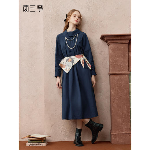 两三事 绛云书卷 2025秋季新款复古可拆印花假领绑带连衣裙 商品图0