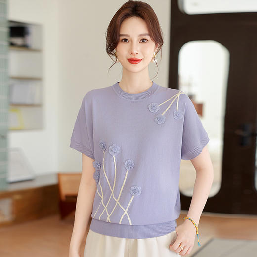 W052-2516-75-138妈妈夏装短袖绣花T恤2025新款洋气中老年女高档冰丝小衫薄款上衣 商品图1