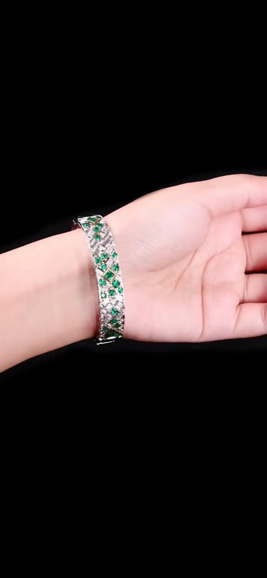 “镜中影”祖母绿钻石手镯 商品图3