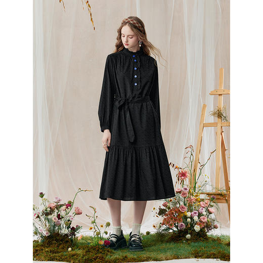 两三事 墨折天光 2025秋季新款复古木耳边拼接撞色纽扣绑带连衣裙 商品图1