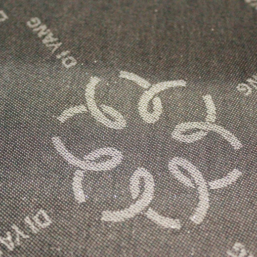 抵羊精纺金银丝围巾 商品图1