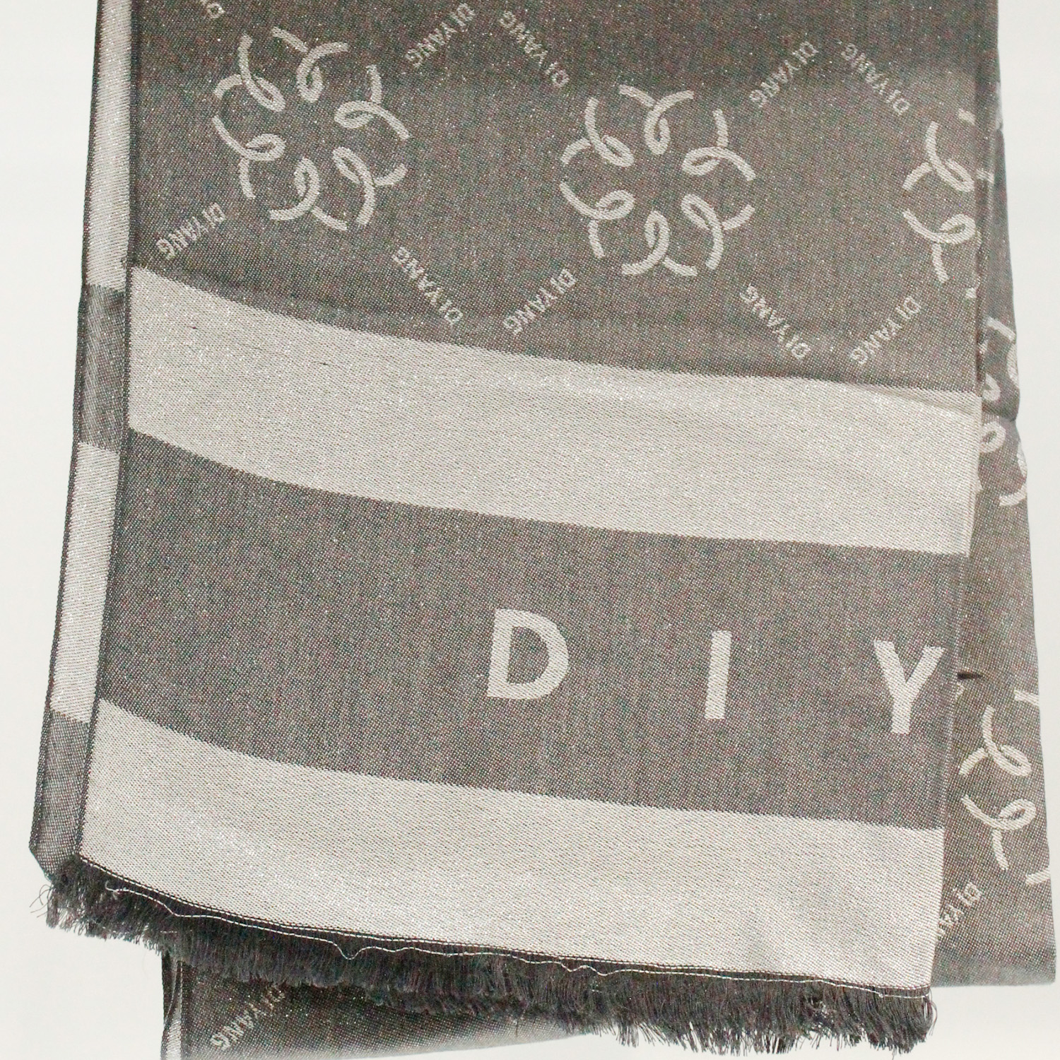 抵羊精纺金银丝围巾