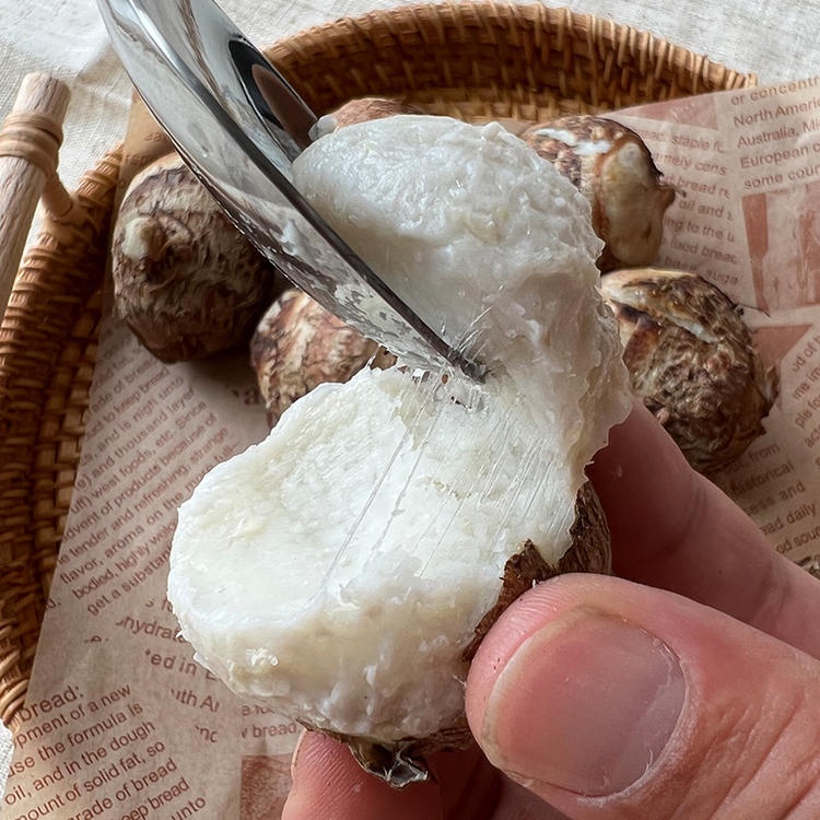 牛奶小奶芋#皮薄易剥，肉质细白，软糯滑嫩，芋香浓郁，多种吃法，营养美味~