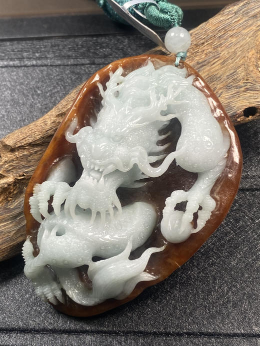 【FC0090】翡翠生肖龙挂件  特色件  俏色巧雕 霸气十足 商品图3