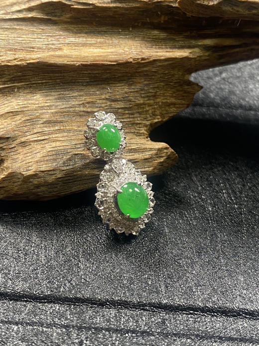 【FC0105】18K镶嵌翡翠绿蛋吊坠  种好色阳 玉质细腻 款式精美 商品图2