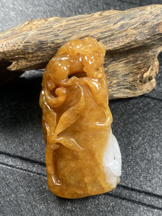 【FC0095】翡翠黄翡望子成龙挂件  色泽娇艳  庄厚大气  雕工精美 商品图3