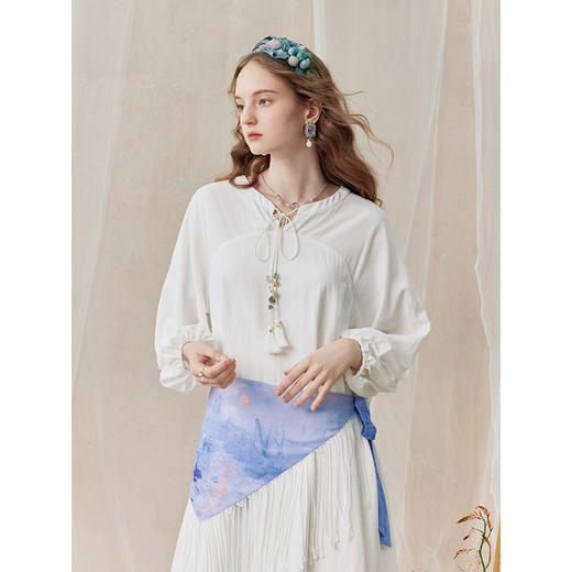 两三事 弦月霞光 2025秋季新款时尚印花流苏腰封灯笼袖连衣裙 商品图1