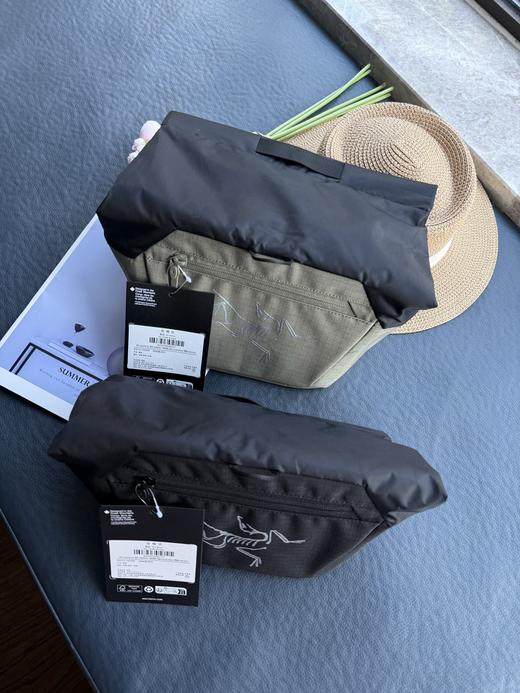 点此购买 始祖鸟多功能手包斜挎 xj 325964 商品图13