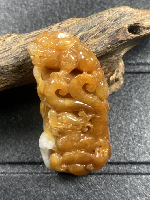 【FC0095】翡翠黄翡望子成龙挂件  色泽娇艳  庄厚大气  雕工精美 商品图2