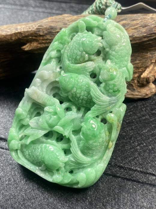 【FC0089】翡翠果绿连年有余挂件  色泽甜美  雕工精湛 寓意美好 商品图1