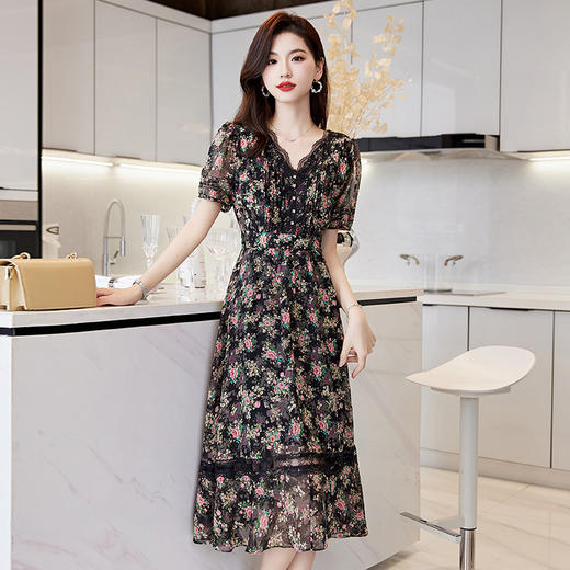 蕾丝拼接碎花连衣裙，气质V领时尚优雅减龄高腰A字裙子HR-SSQJRA650 商品图1