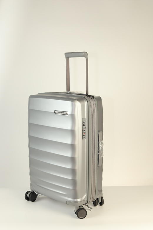 美国新秀丽银色行李箱NW9*001 商品图2