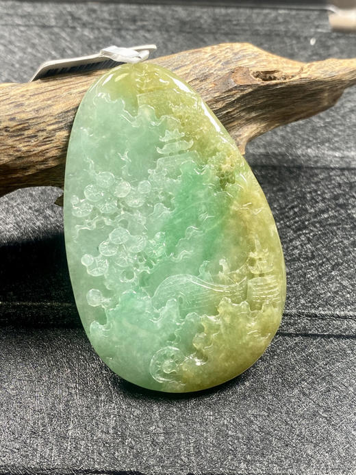 【FC0097】翡翠黄加绿山水牌挂件  色泽亮丽 雕工精美 商品图0