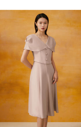 2楼歌中歌连衣裙吊牌价4390