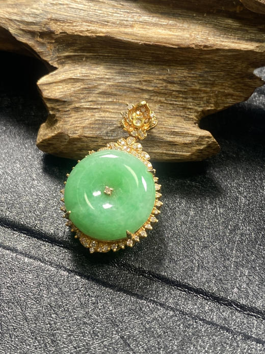 【FC0101】18K镶嵌翡翠果绿平安扣吊坠  饱满色甜 完美 款式精美 商品图2