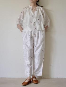 Bunon刺绣白色上衣