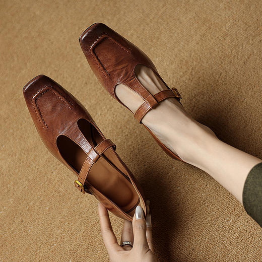 复古单鞋！2025春季新款女鞋粗跟低跟时装鞋扣带浅口低帮鞋四季鞋！ 商品图0