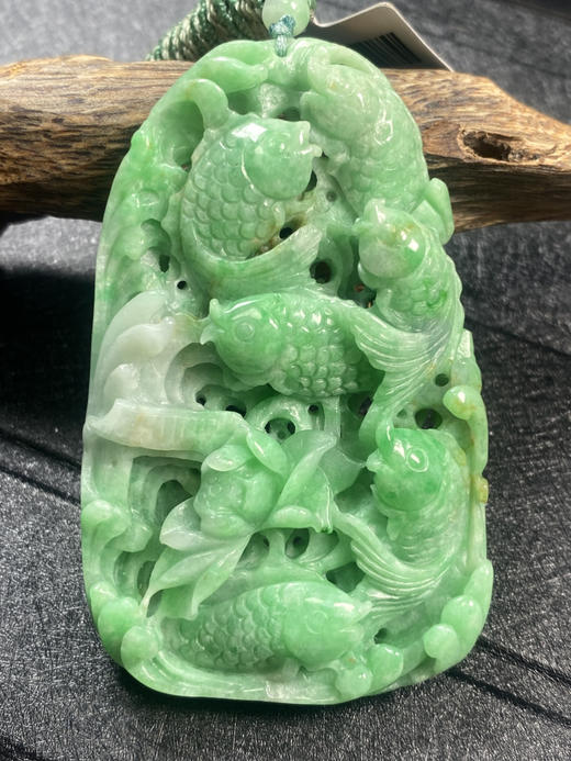 【FC0089】翡翠果绿连年有余挂件  色泽甜美  雕工精湛 寓意美好 商品图0