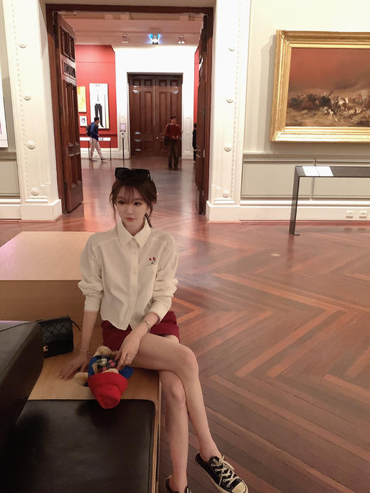 金蘑菇菇 松弛少女感 100棉刺绣衬衫+安可拉红半裙 商品图1