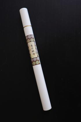 通窍醒神香 | 神思昏沉倦怠时用之 清凉木香 隐现蜜甜 尾调清幽粉润花香  天然传统中式线香