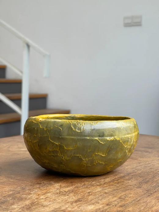 青黄玉雕僧人手持佛钵，顺丰包邮 商品图0