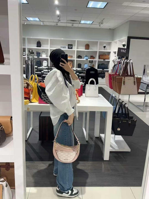 💰899🇺🇸包邮✈️MK Hollis月牙包💢肩带可以调节 🉑手提🉑腋下背🉑斜挎‼️一包多用🔥还带个小包～太划算了‼️⚠️小包不能拆卸 商品图3