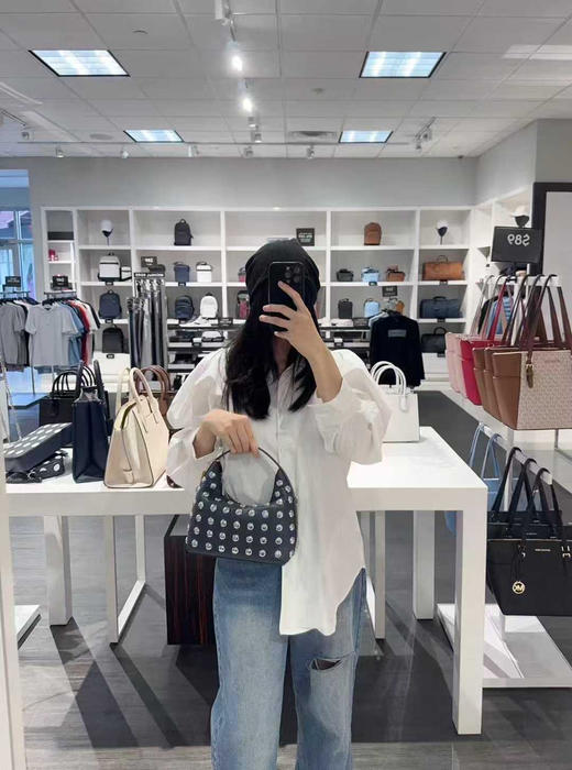 💰960🇺🇸包邮✈️ MK EMBER饭盒包，设计简约，型号适中，一体式成型手柄，轻便好装 商品图4